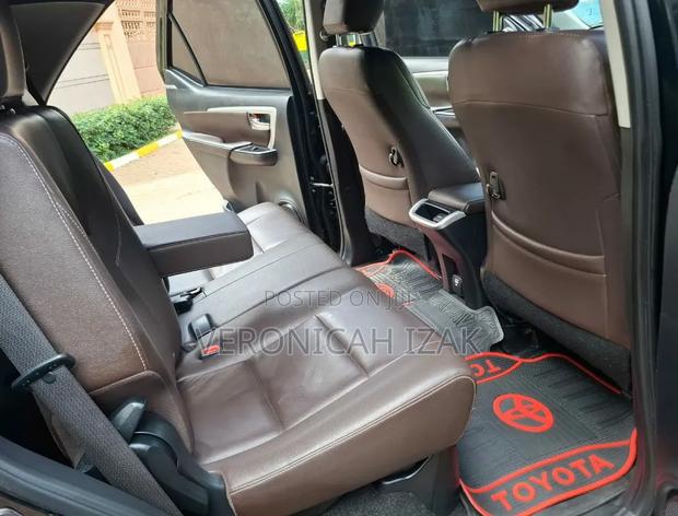 Toyota Fortuner 2018 Black