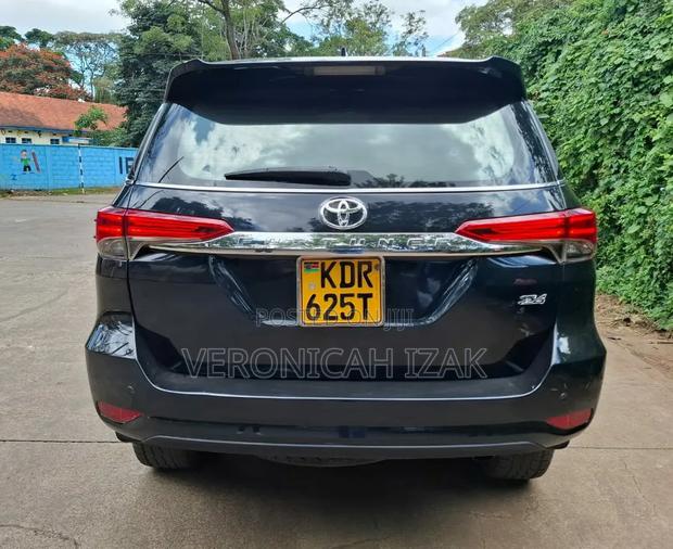 Toyota Fortuner 2018 Black