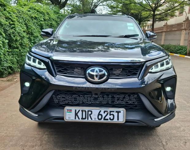 Toyota Fortuner 2018 Black