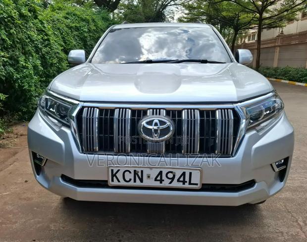 Toyota Land Cruiser Prado 2010 Silver
