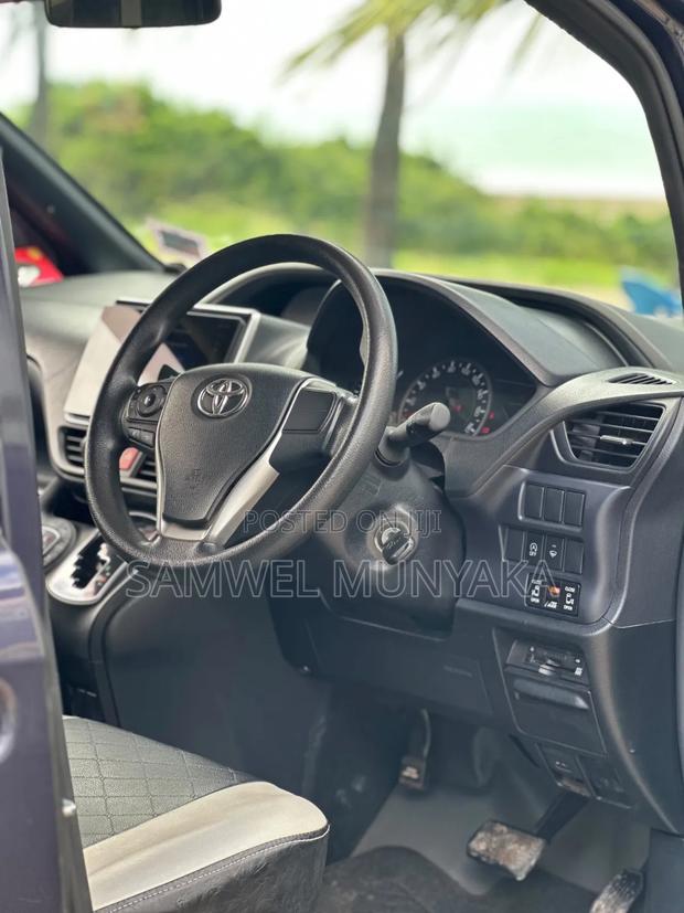 Toyota Voxy 2017 Black
