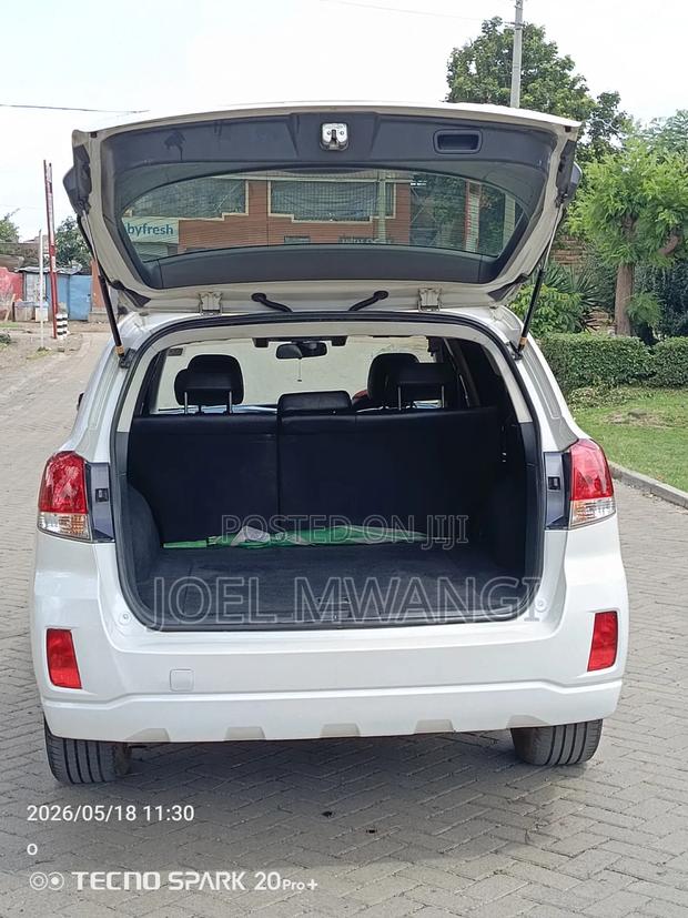 Subaru Outback 2011 White