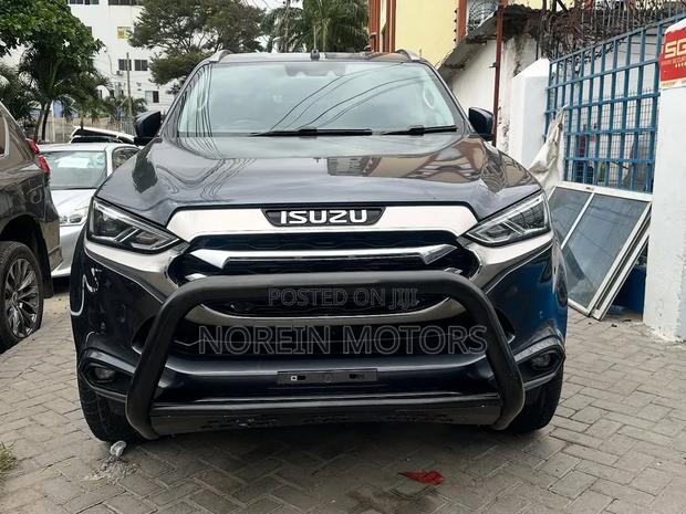 Isuzu MU-X 2021 Black