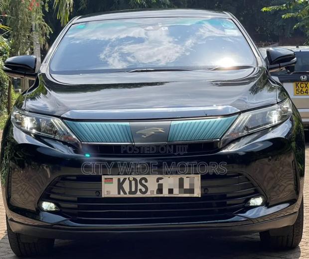Toyota Harrier 2.0 2018 Black