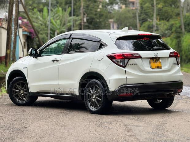 Honda Vezel 2017 White