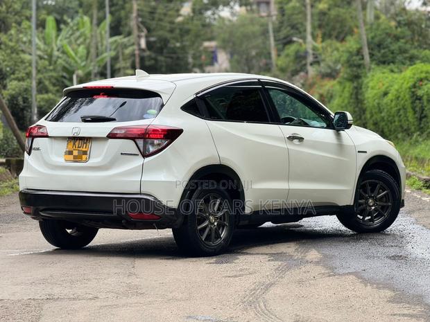 Honda Vezel 2017 White