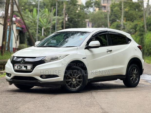 Honda Vezel 2017 White