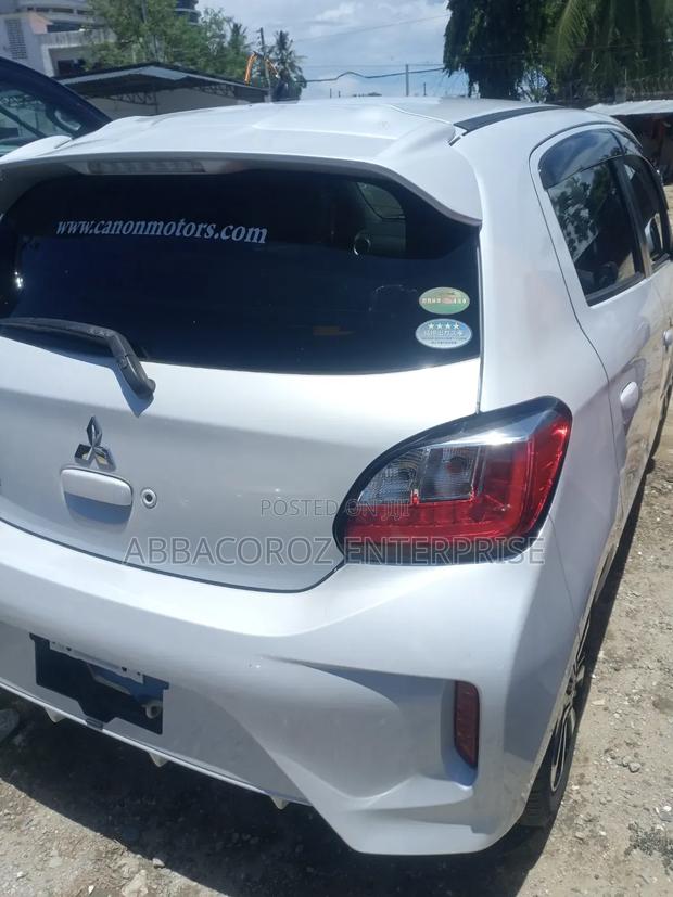Mitsubishi Mirage ES 2019 White