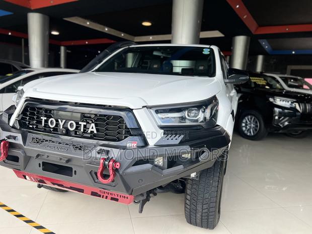 Toyota Hilux Revo Double Cab Deisel 2.8 AWD 2022 White