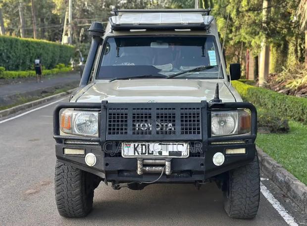 Toyota Land Cruiser 79 Series 2011 Gold