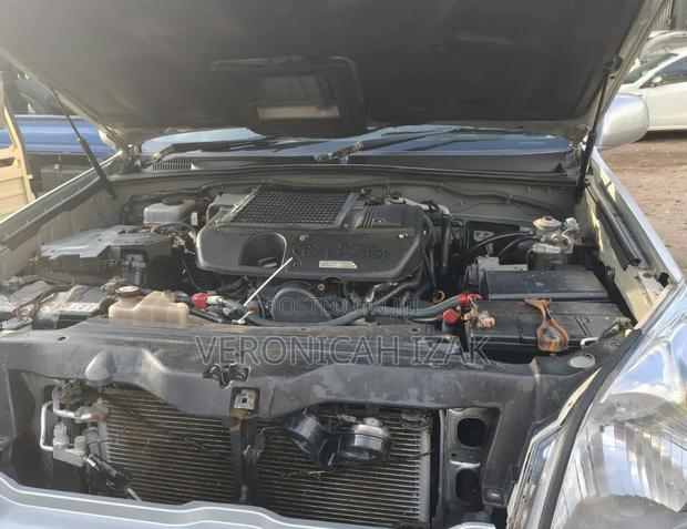 Toyota Land Cruiser Prado 2005 Silver