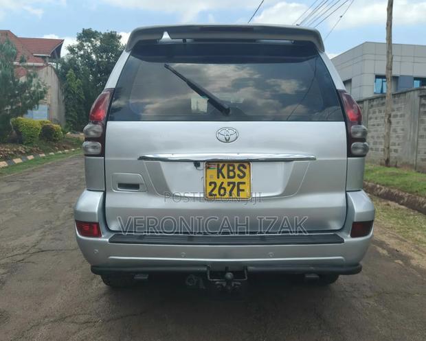 Toyota Land Cruiser Prado 2005 Silver