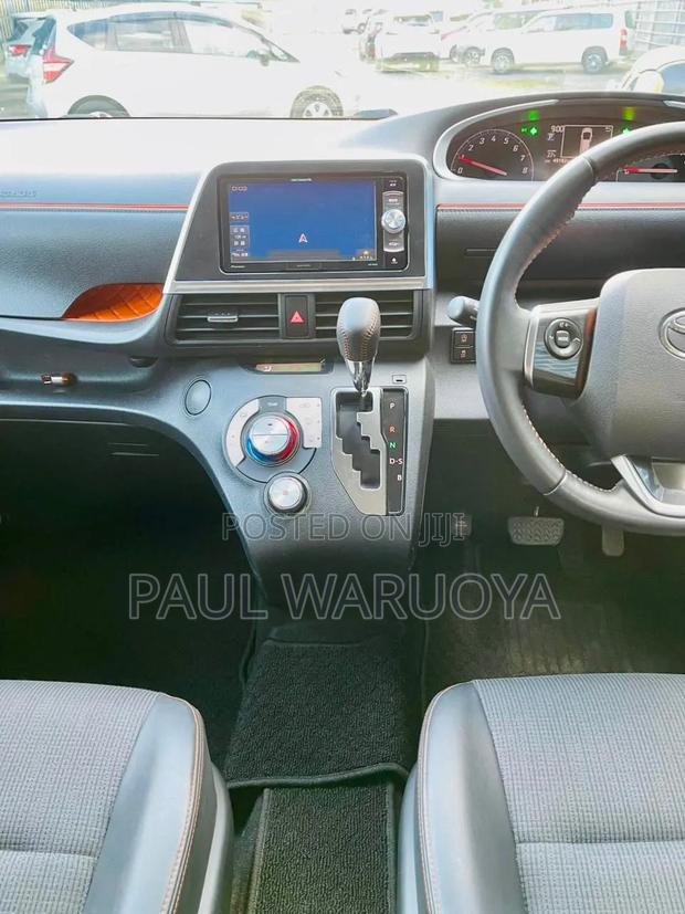 Toyota Sienta 1.5 FWD 2018 Black
