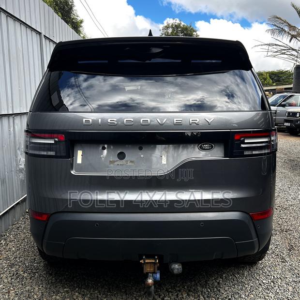 Land Rover Discovery 2018 Gray