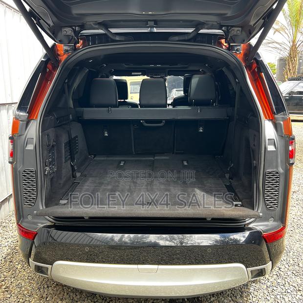 Land Rover Discovery 2018 Gray