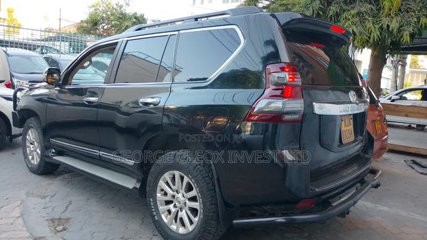 Toyota Land Cruiser Prado 2017 Black