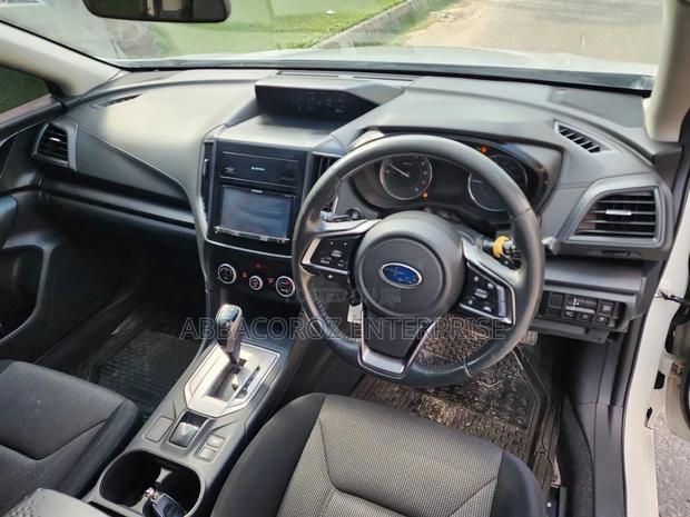 Subaru Impreza 2.0i Limited AWD Hatchback 2017 Pearl