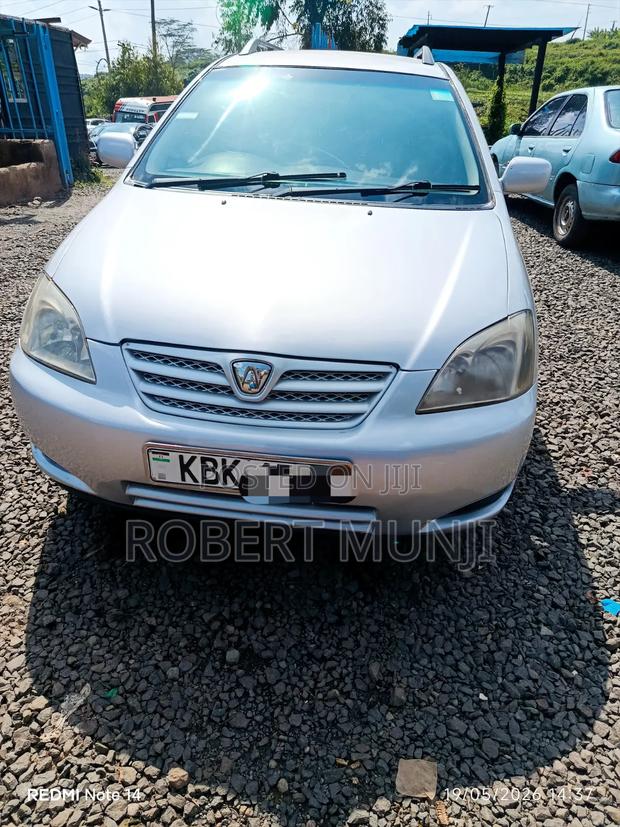 Toyota Allex 2004