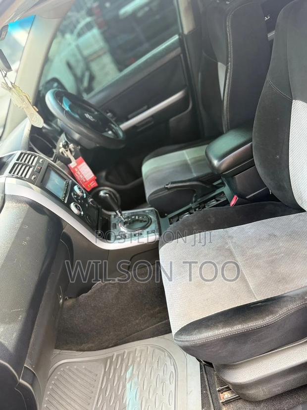 Suzuki Escudo 2010 Gray