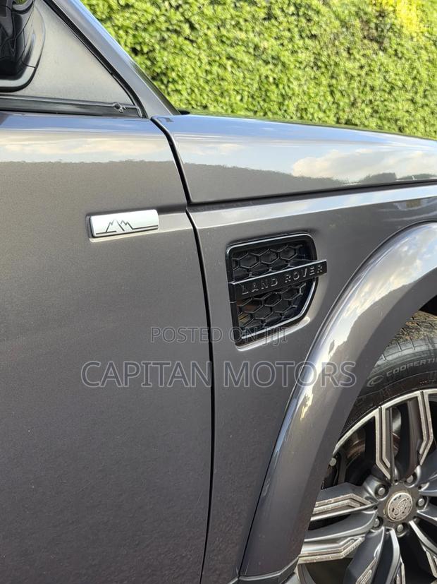 Land Rover Discovery 2016 Gray