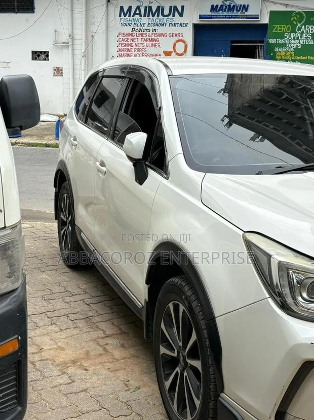 Subaru Forester 2.5i Limited AWD 2017 Pearl