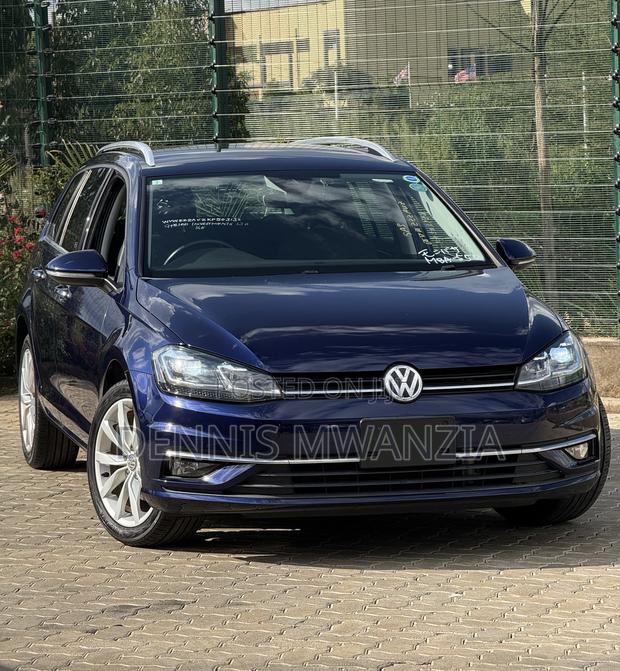 Volkswagen Golf 2019 Blue