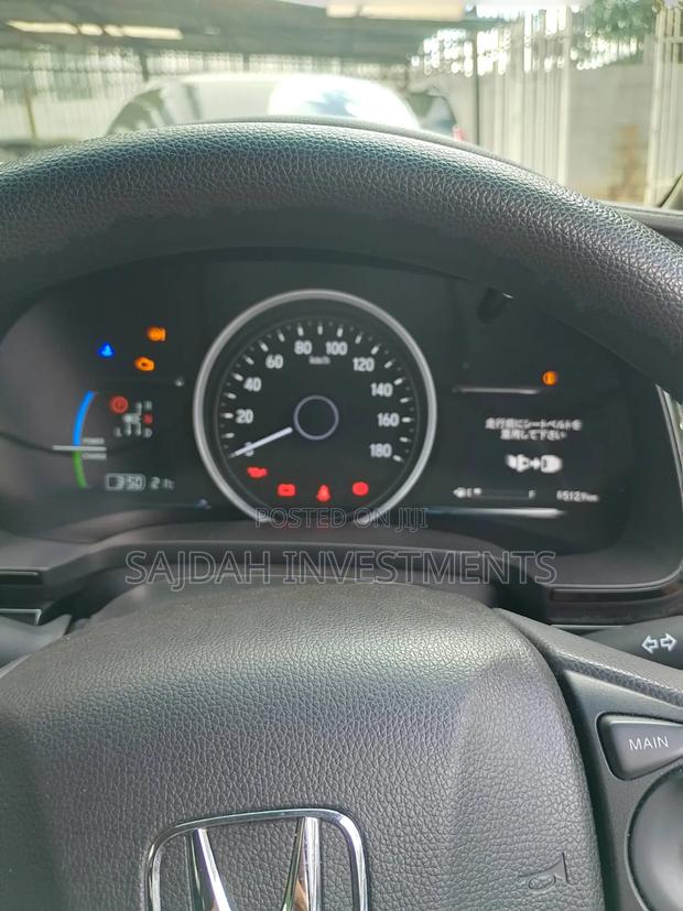 Honda Fit Shuttle 1.5 Hybrid 4WD 2019 White