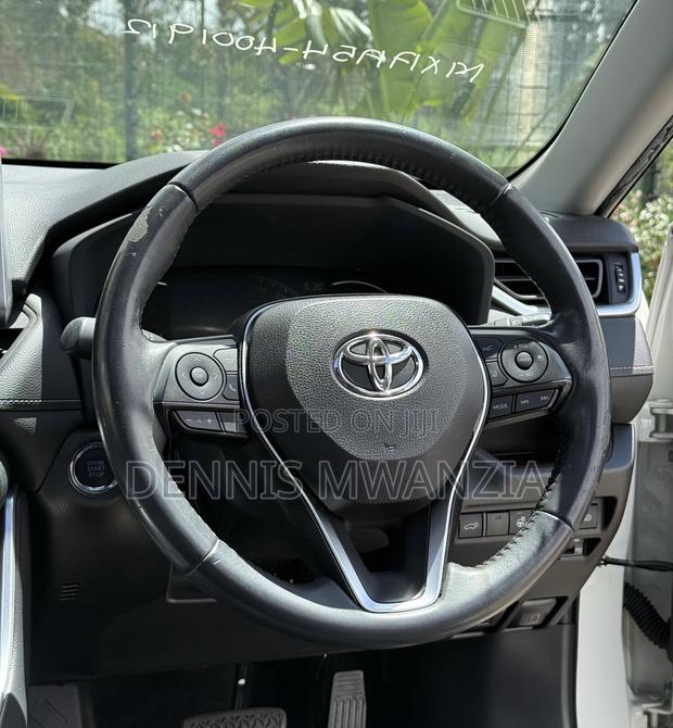 Toyota RAV4 2019 White