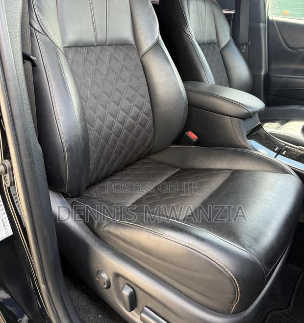 Toyota Harrier 2.0 2019 Black