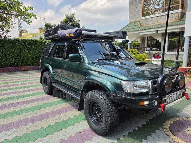 Toyota Hilux 2000 Black