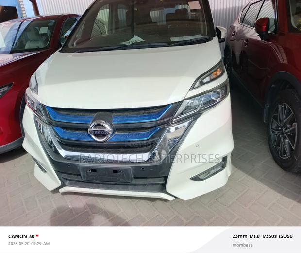 Nissan Serena 2019 White