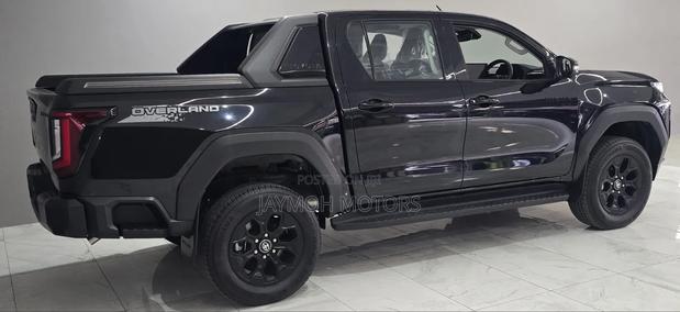 New Toyota Hilux 2025 Black