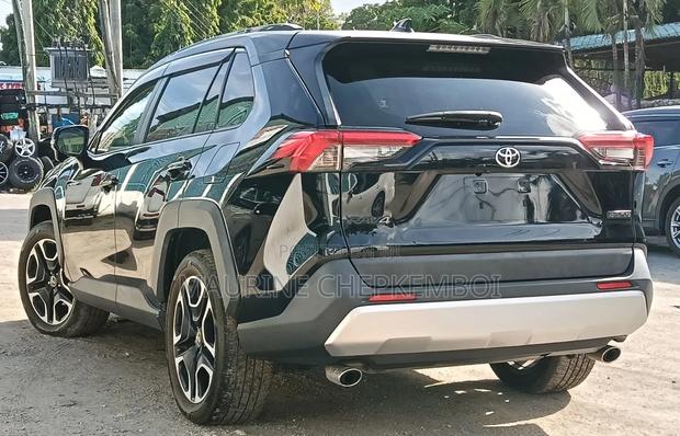 Toyota RAV4 Adventure 2019 Black