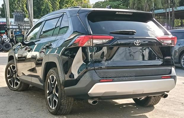 Toyota RAV4 Adventure 2019 Black