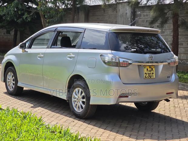 Toyota Wish 2015 Silver