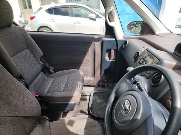 Toyota Porte 2019 White