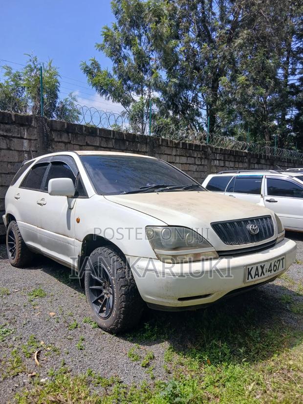 Toyota Harrier 2000 White