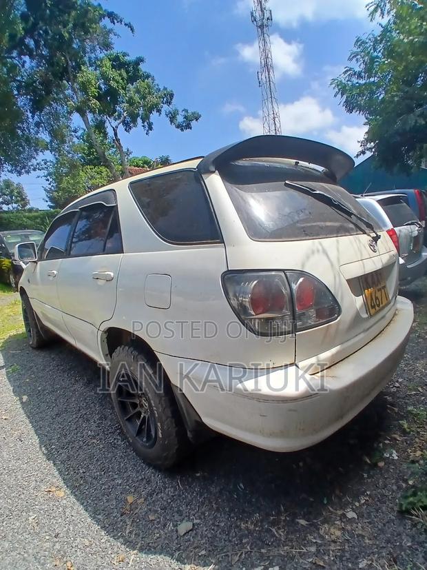 Toyota Harrier 2000 White