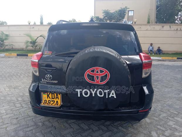 Toyota Vanguard 2013 Black