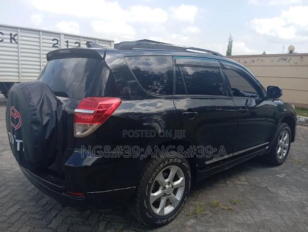 Toyota Vanguard 2013 Black