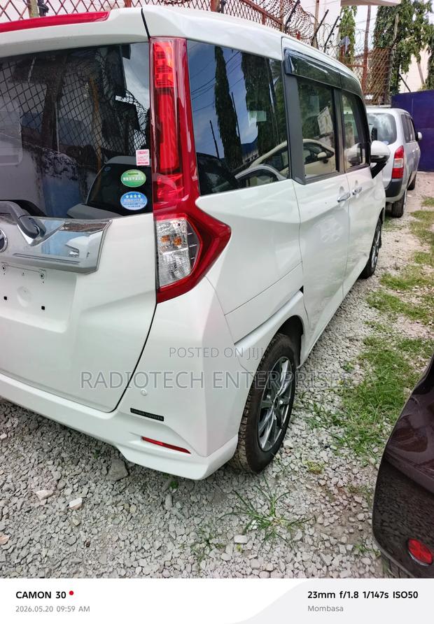 Toyota Roomy 2018 White