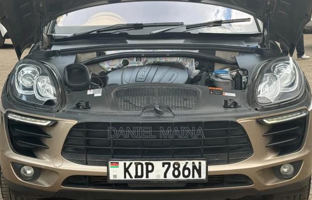 Porsche Macan 2017 Gold