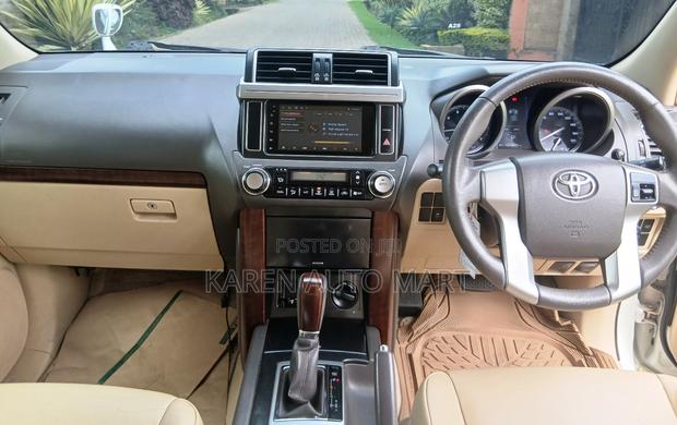 Toyota Land Cruiser Prado 2017 White