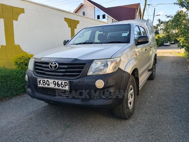 Toyota Hilux 2012 Silver