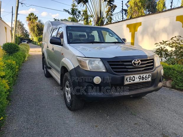 Toyota Hilux 2012 Silver