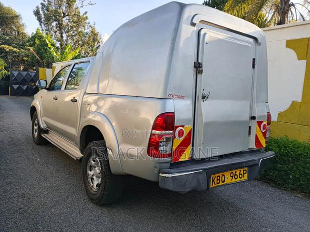 Toyota Hilux 2012 Silver