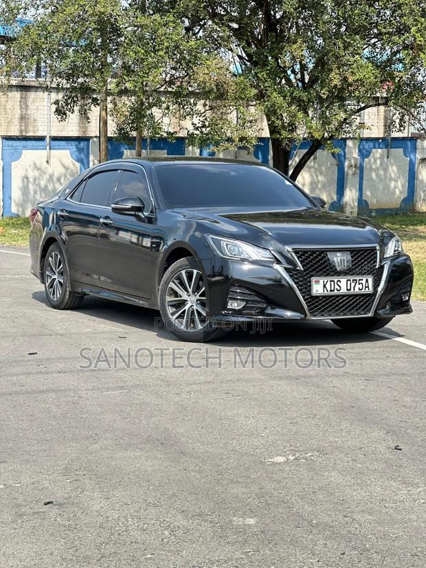 Toyota Crown 2018 Black