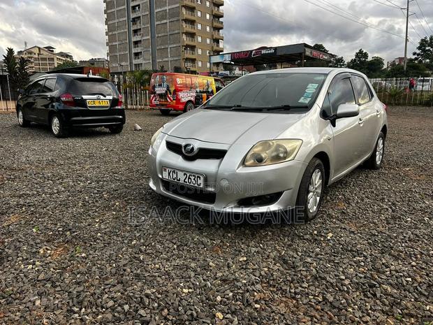 Toyota Auris 2010 Silver