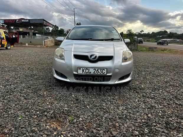 Toyota Auris 2010 Silver