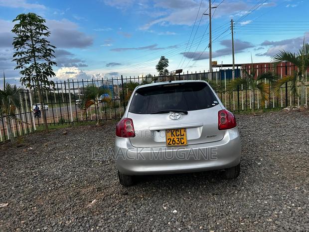 Toyota Auris 2010 Silver